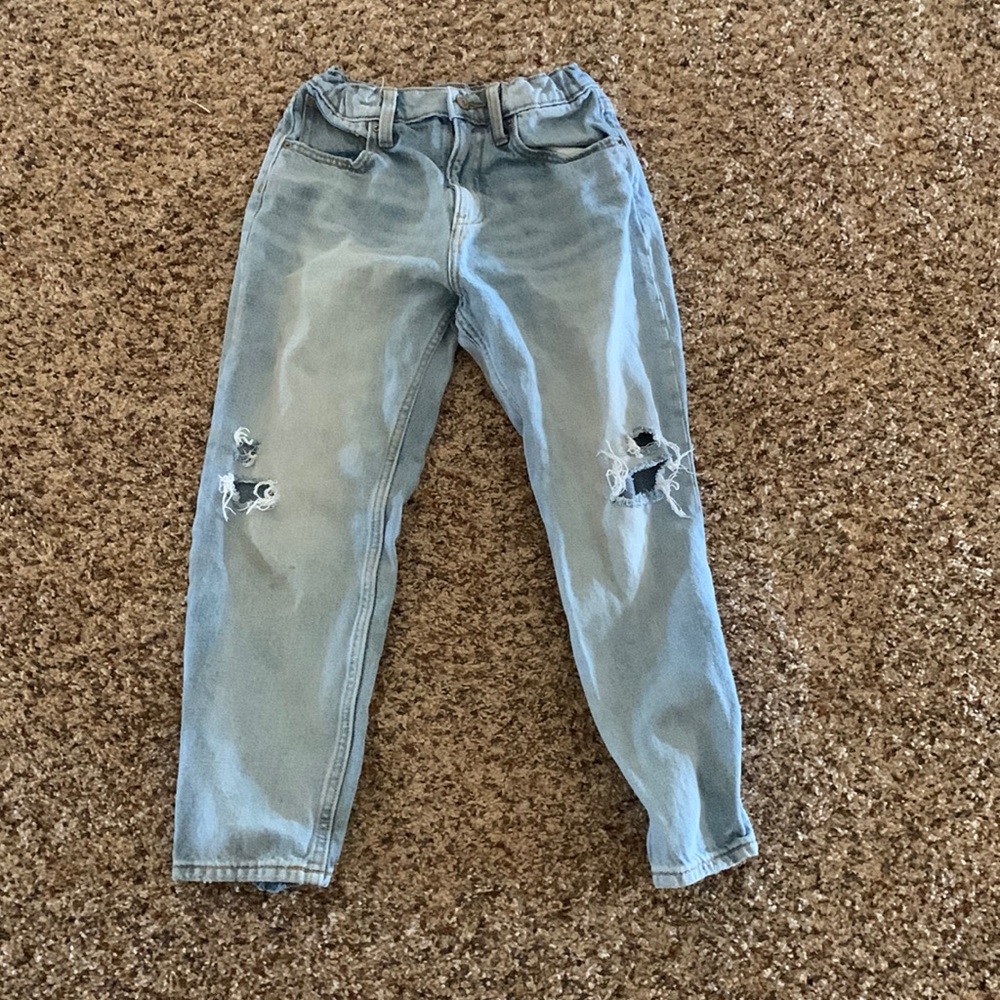 Mom jeans. Perfect if u have a daughter she will love theese